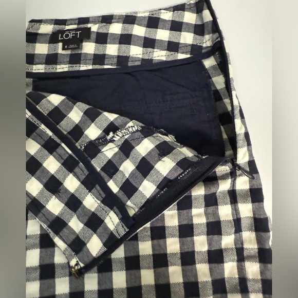 Loft Navy and White checkered preppy nautical shorts side zipper  size 8 EUC - Picture 6 of 9